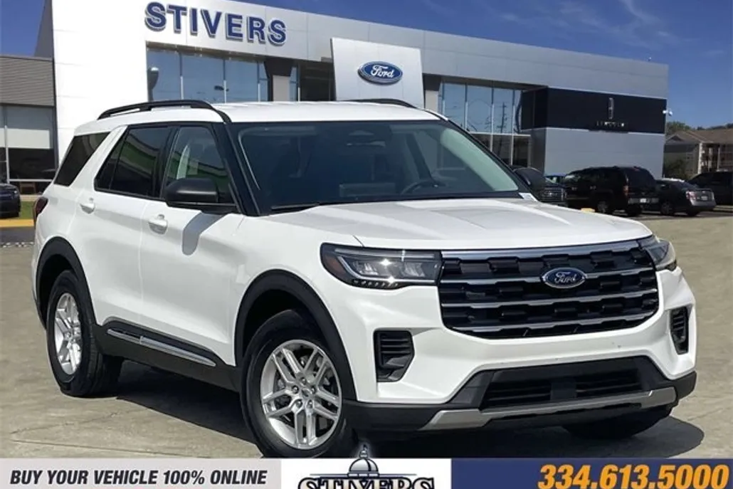 2025 Ford Explorer photo 1