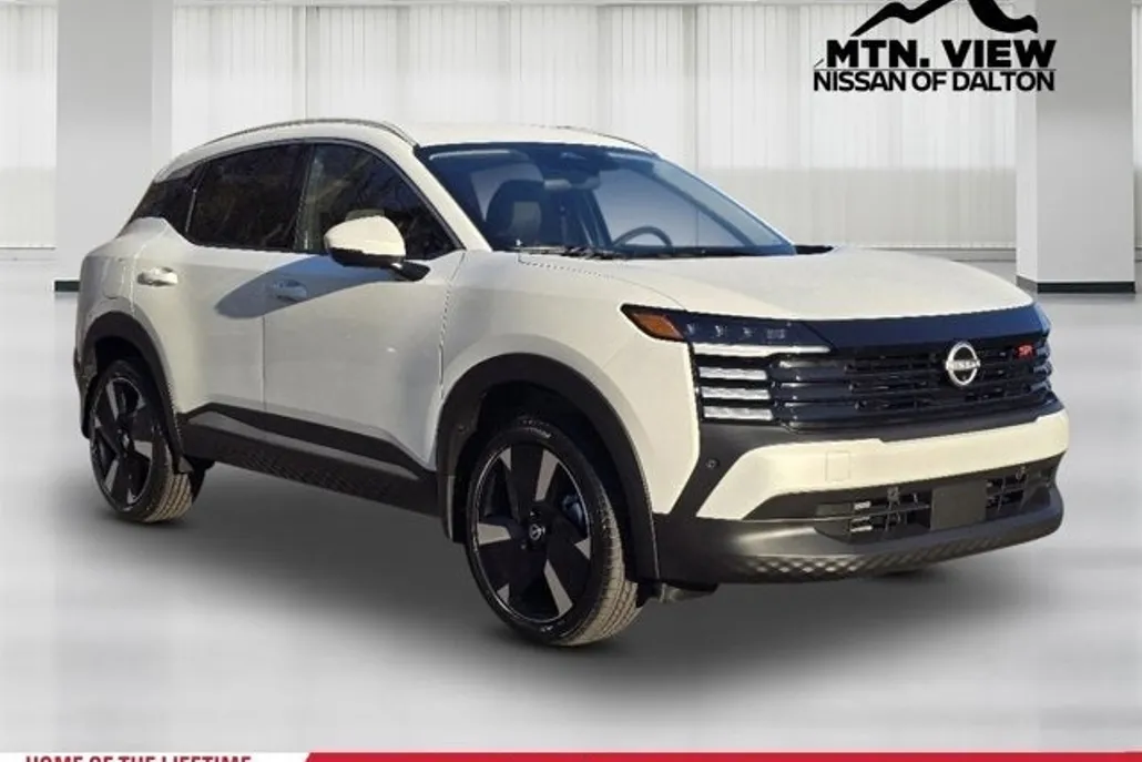 2025 Nissan Kicks SR photo 1