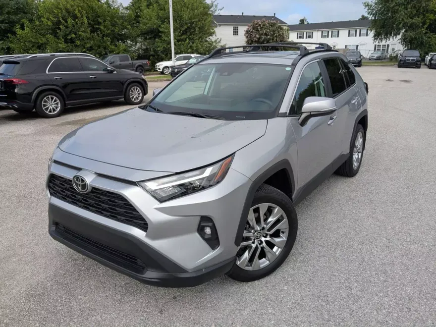 2025 Toyota RAV4 XLE Premium photo 1
