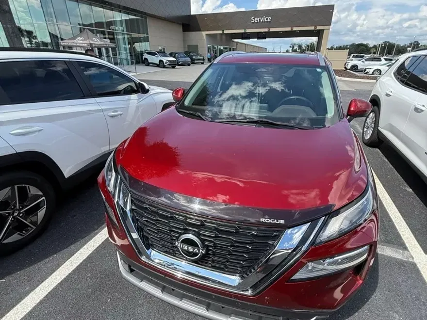 2022 Nissan Rogue SL photo 1