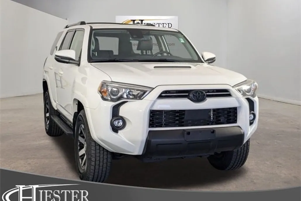 2023 Toyota 4Runner TRD Off-Road Premium photo 1