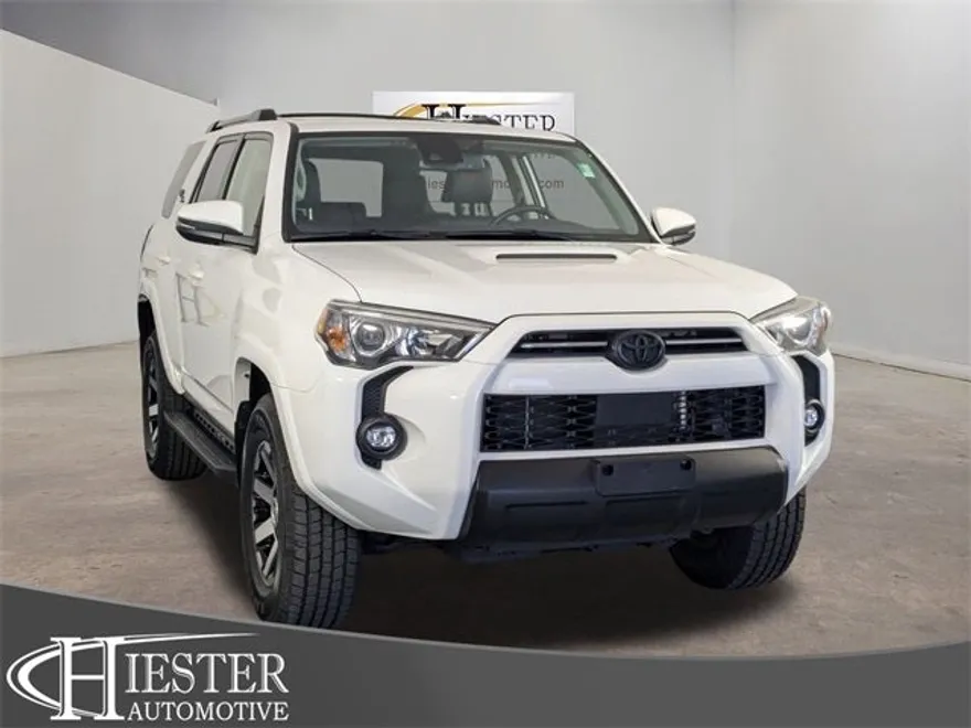 2023 Toyota 4Runner TRD Off-Road Premium photo 1