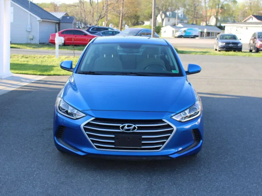 2018 Hyundai Elantra SEL photo 1