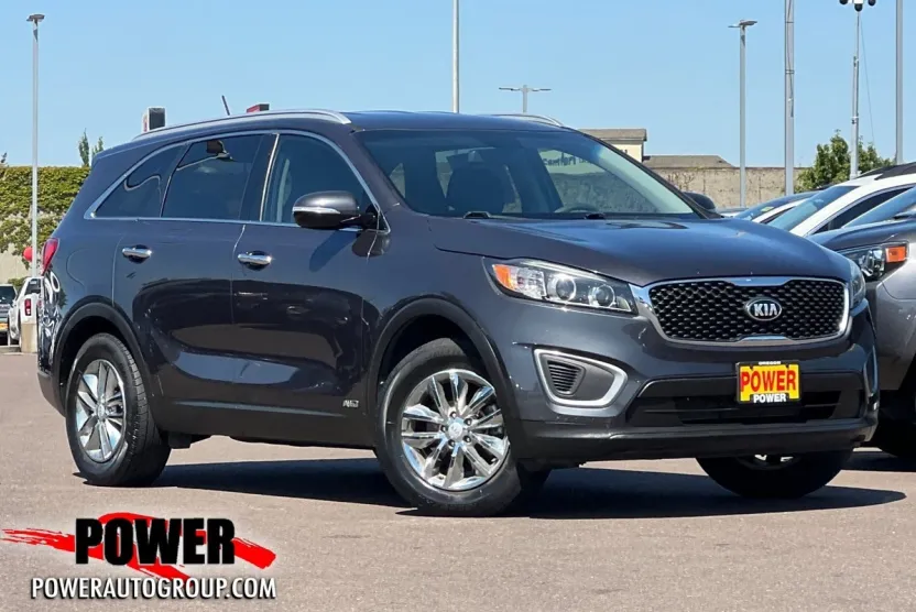 2017 Kia Sorento LX photo 1