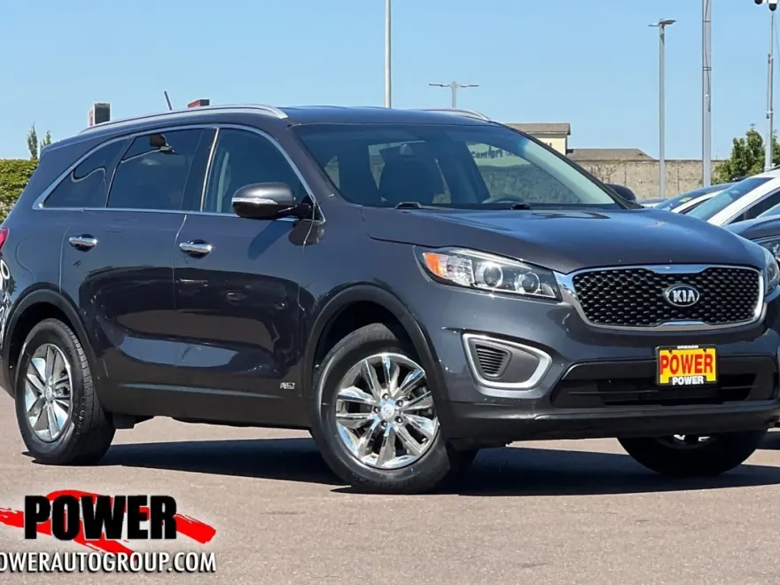 2017 Kia Sorento LX photo 1