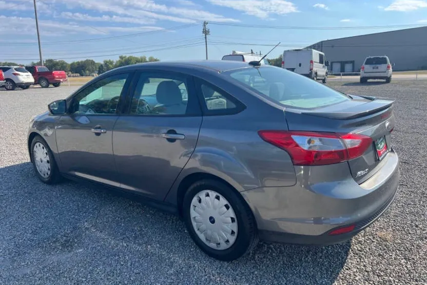 2014 Ford Focus SE photo 1