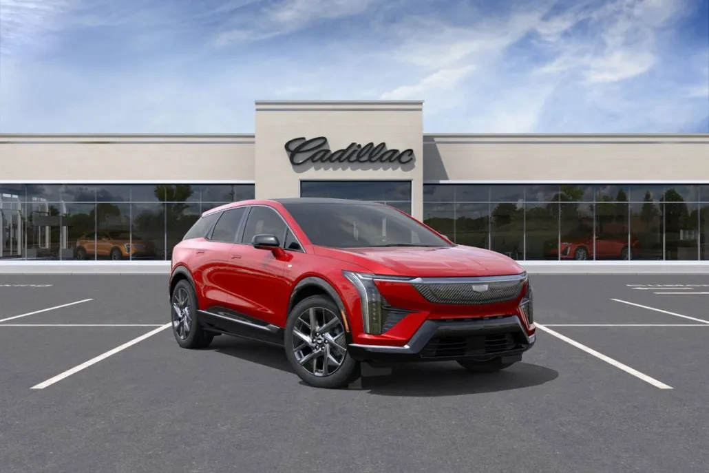 2025 Cadillac Optiq Luxury photo 1