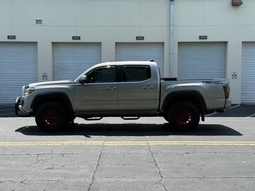 2016 Toyota Tacoma TRD Off-Road photo 1