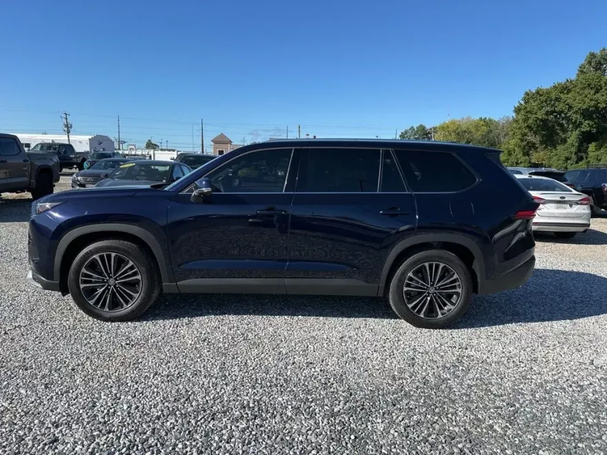 2025 Toyota Highlander Hybrid Platinum photo 1