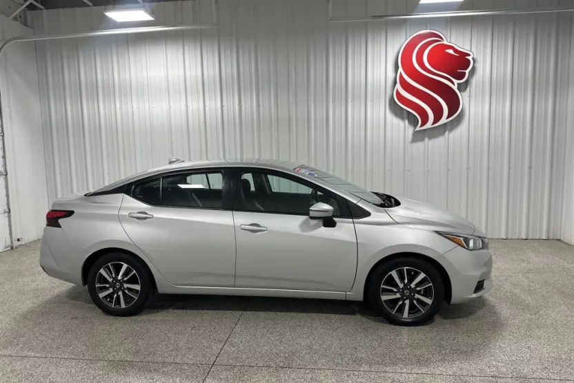 2021 Nissan Versa 1.6 SV photo 1