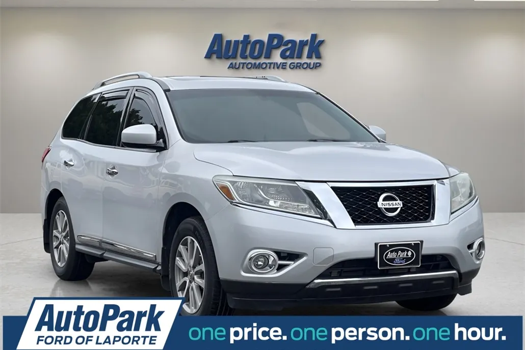 2013 Nissan Pathfinder SL photo 1