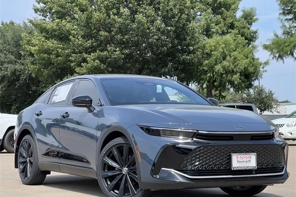 2026 Toyota Crown photo 1