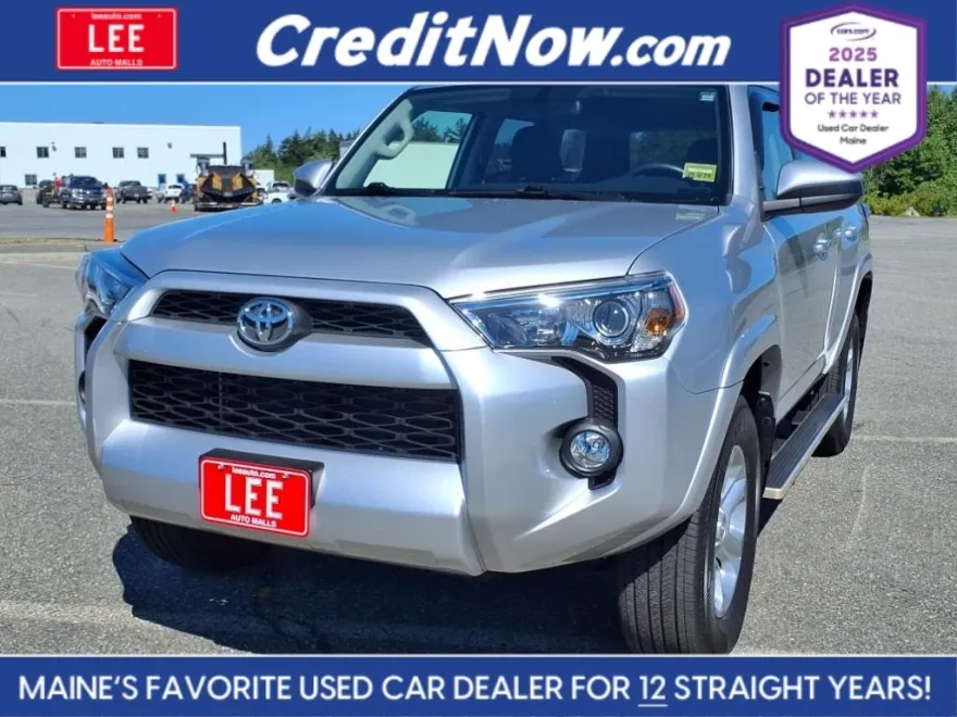 2019 Toyota 4Runner SR5 photo 1