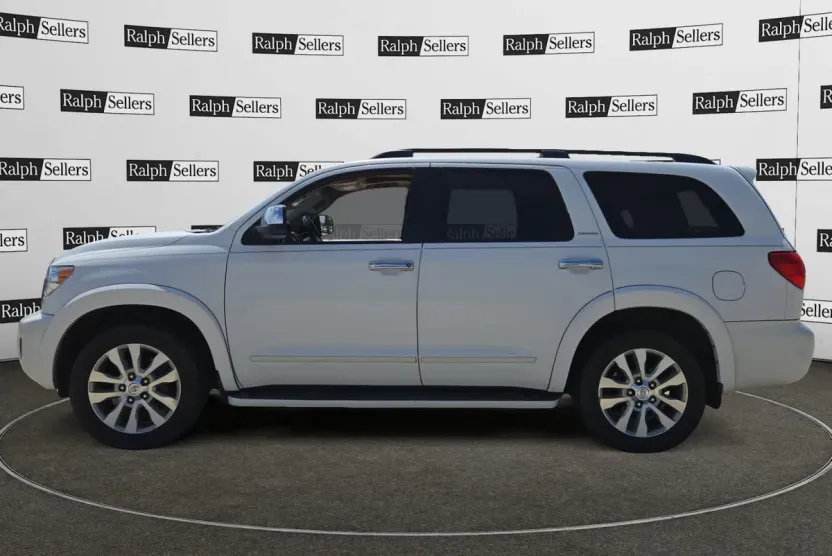2008 Toyota Sequoia Limited photo 1