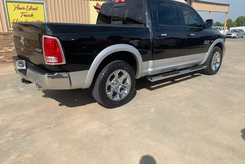 2016 Ram 1500 Laramie photo 1