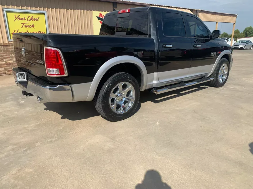 2016 Ram 1500 Laramie photo 1