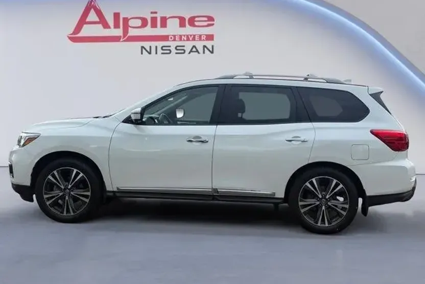 2020 Nissan Pathfinder Platinum photo 1