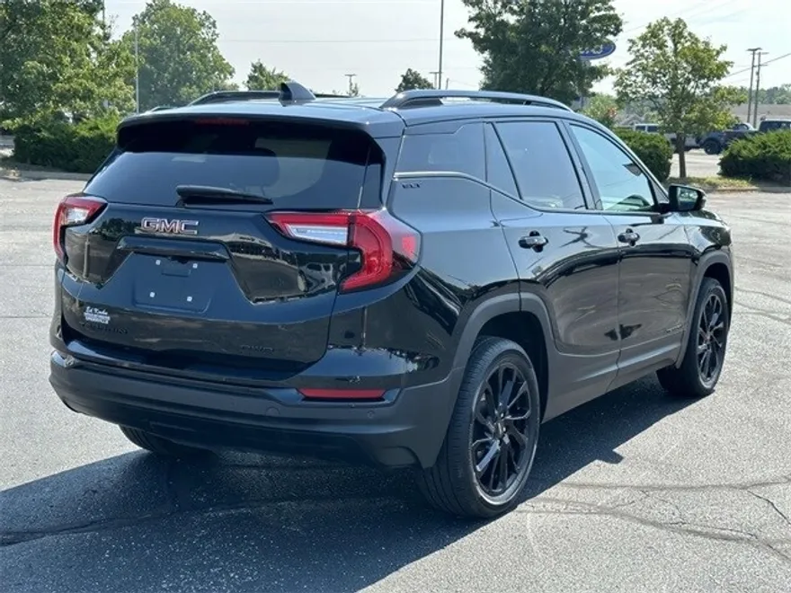 2024 Gmc Terrain SLT photo 1