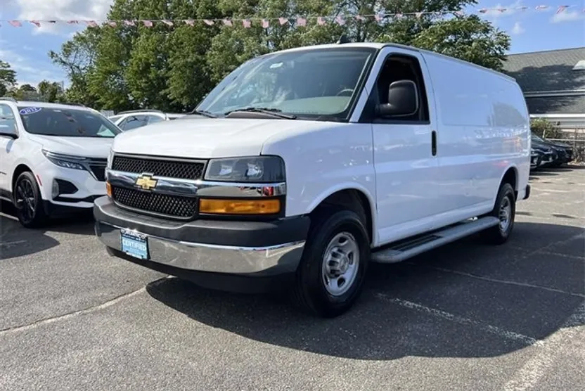 2023 Chevrolet Express 2500 Cargo photo 1