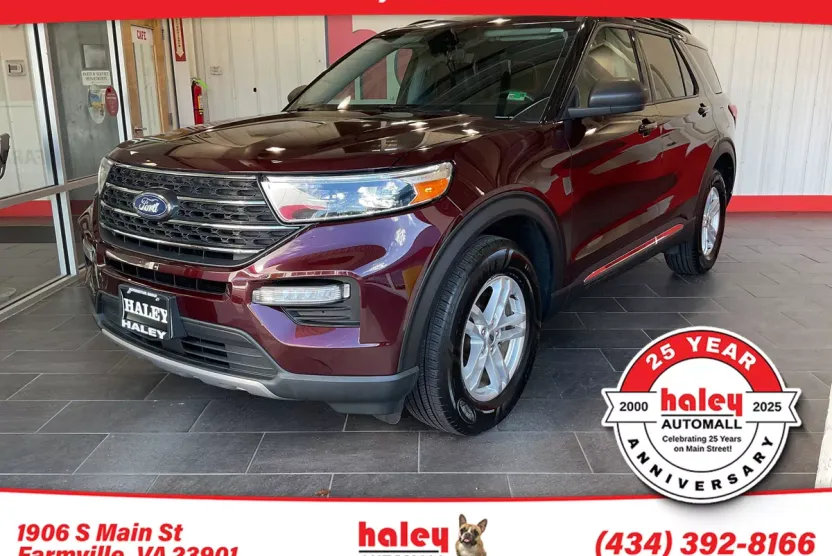 2022 Ford Explorer XLT photo 1