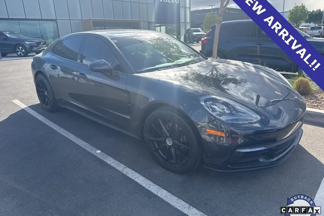 2017 Porsche Panamera 4 photo 1