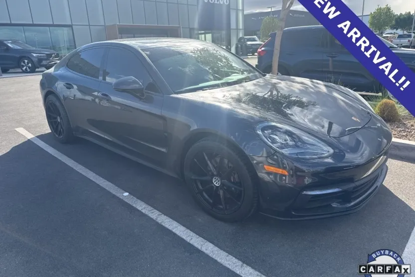 2017 Porsche Panamera 4 photo 1