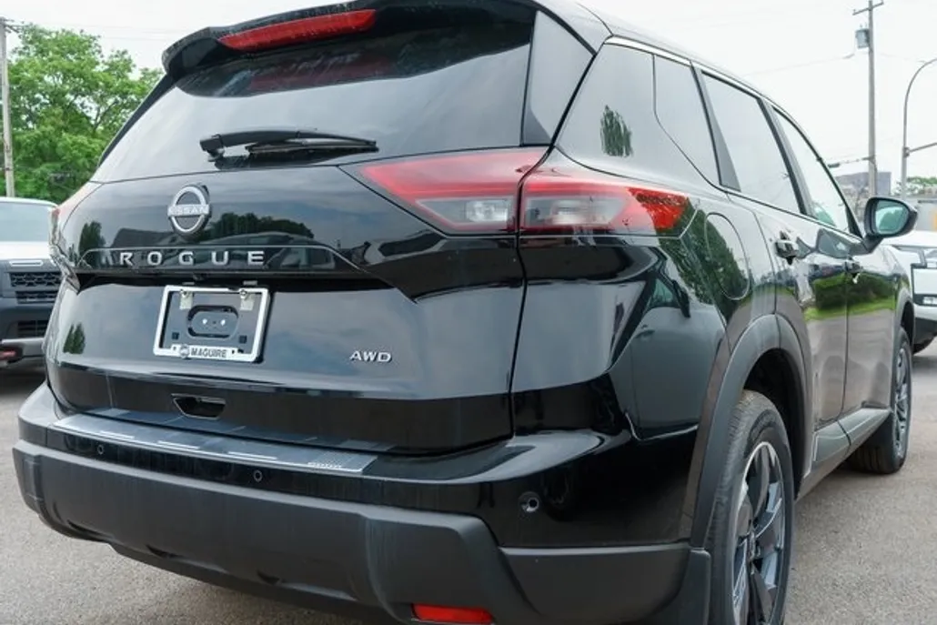 2025 Nissan Rogue SV photo 1