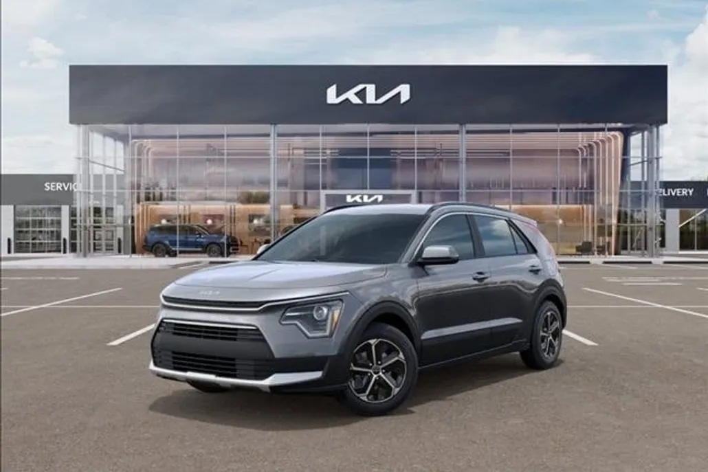 2025 Kia Niro LX photo 1