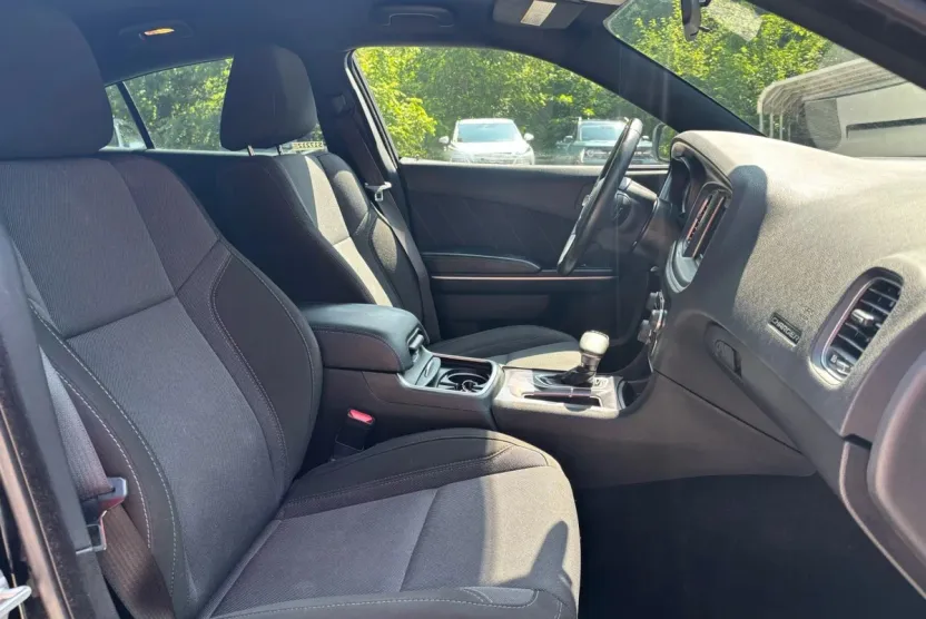 2020 Dodge Charger SXT photo 1
