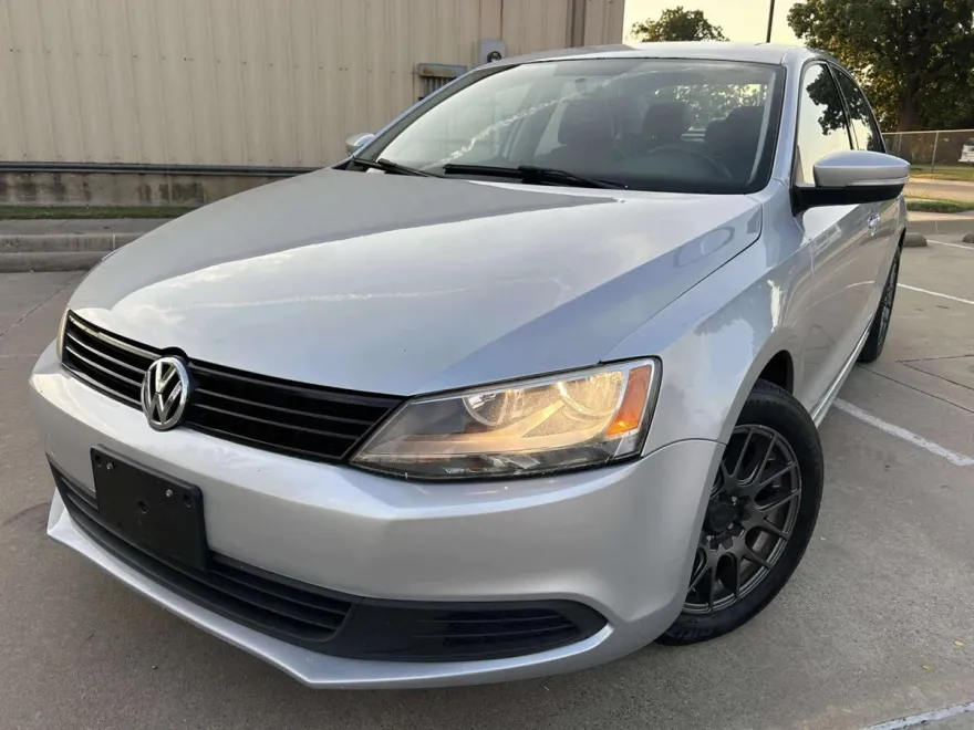 2011 Volkswagen Jetta SE photo 1