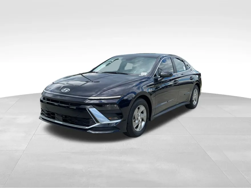 2025 Hyundai Sonata SE photo 1
