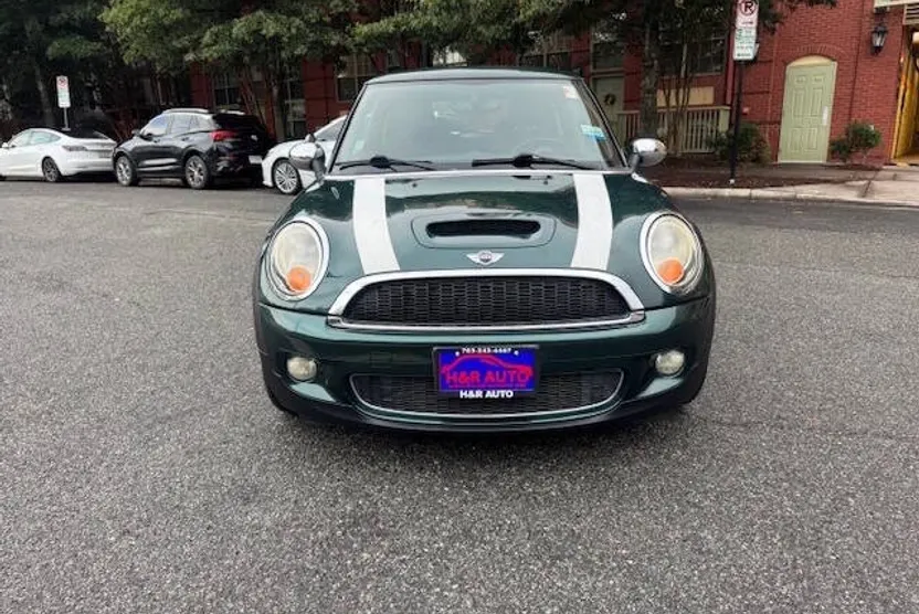 2009 Mini Cooper S 2 Door photo 1
