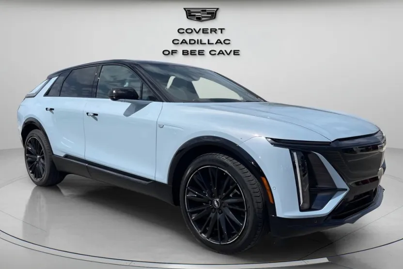 2025 Cadillac Lyriq Sport photo 1