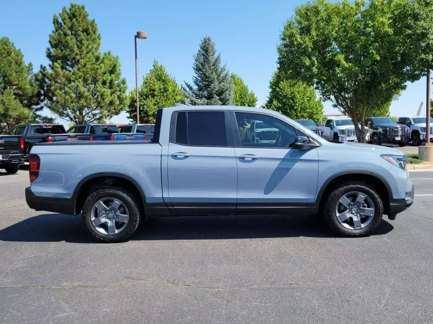 2025 Honda Ridgeline TrailSport photo 1