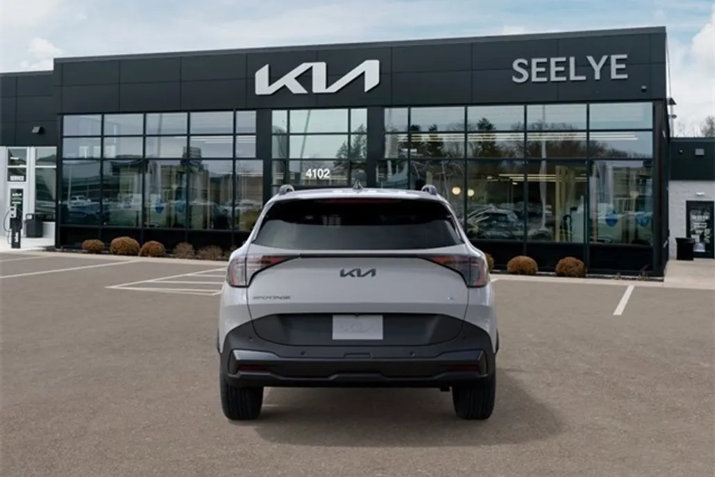 2026 Kia Sportage X-Line photo 1