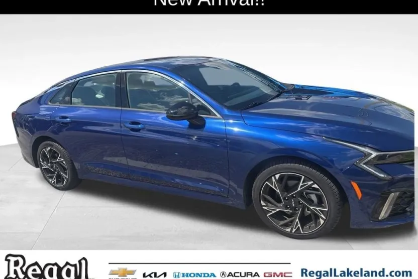 2025 Kia K5 GT-Line photo 1