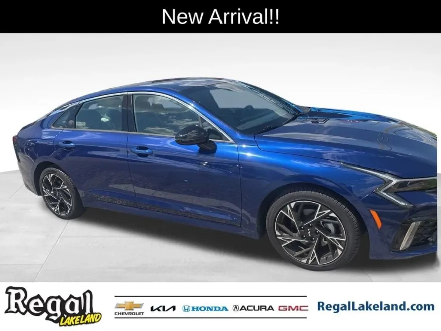 2025 Kia K5 GT-Line photo 1