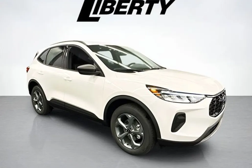 2025 Ford Escape ST-Line photo 1