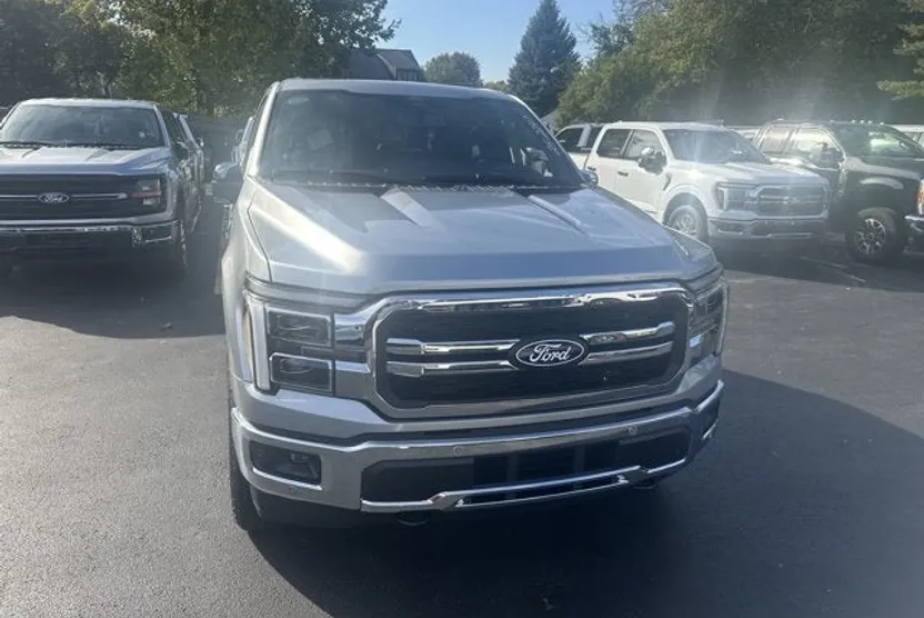 2025 Ford F-150 Lariat photo 1