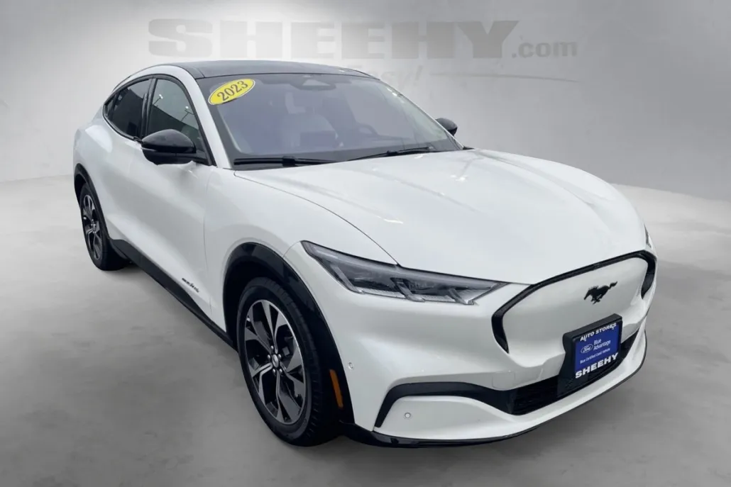 2023 Ford Mustang Mach-E Premium photo 1