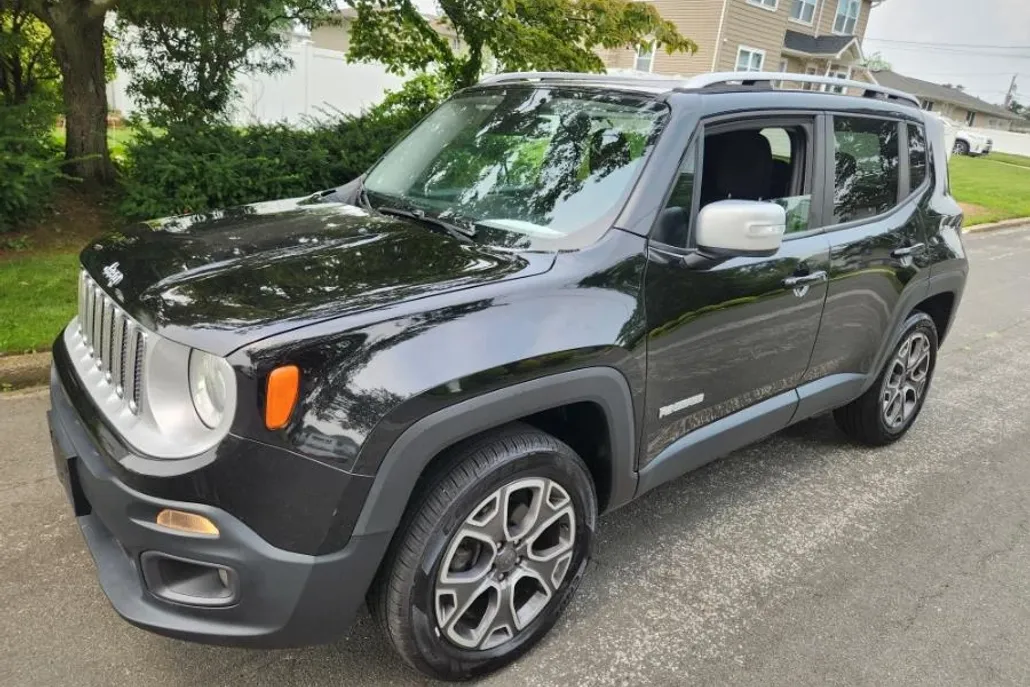 2016 Jeep Renegade Limited photo 1