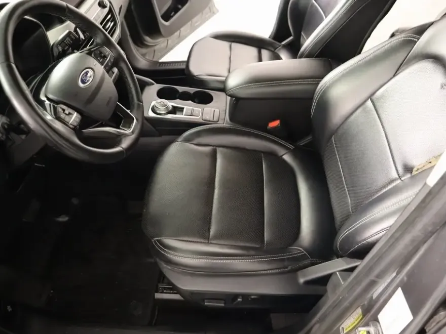 2021 Ford Escape SEL photo 1