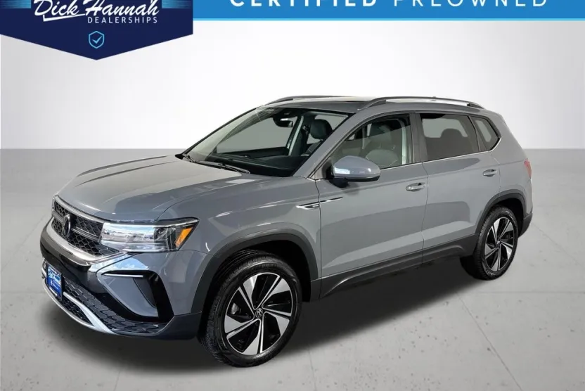 2024 Volkswagen Taos SE photo 1