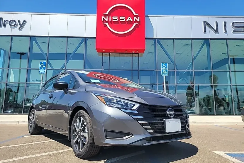 2025 Nissan Versa S photo 1