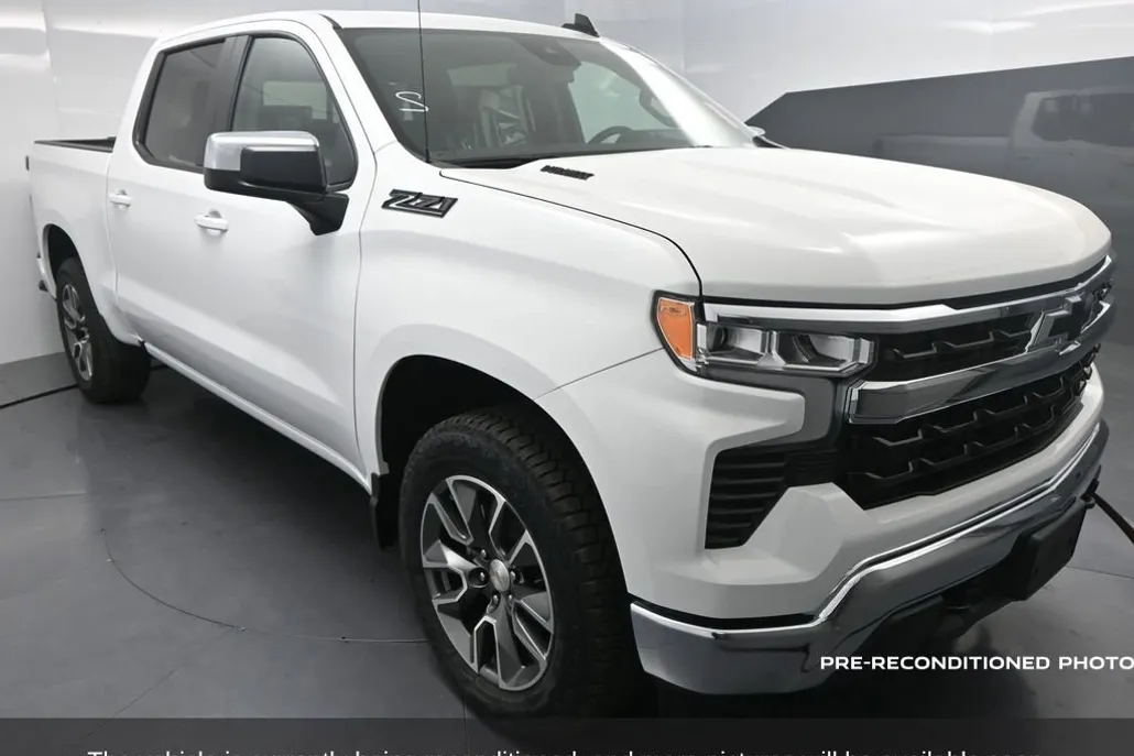 2025 Chevrolet Silverado 1500 photo 1