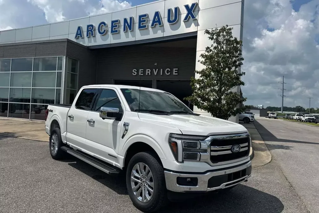 2025 Ford F-150 Lariat photo 1
