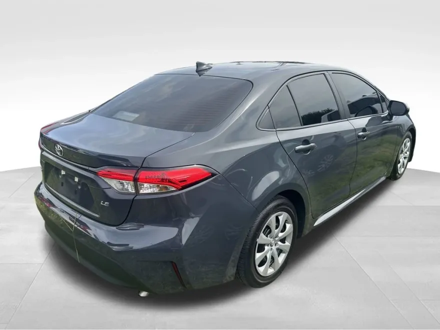 2024 Toyota Corolla LE photo 1