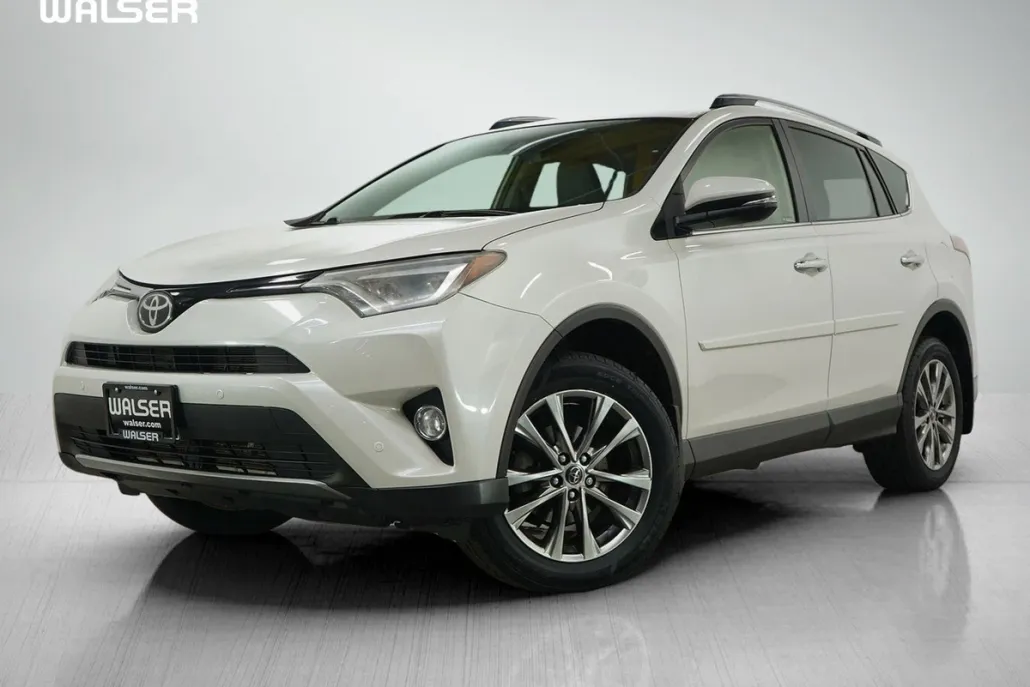 2017 Toyota RAV4 Limited photo 1