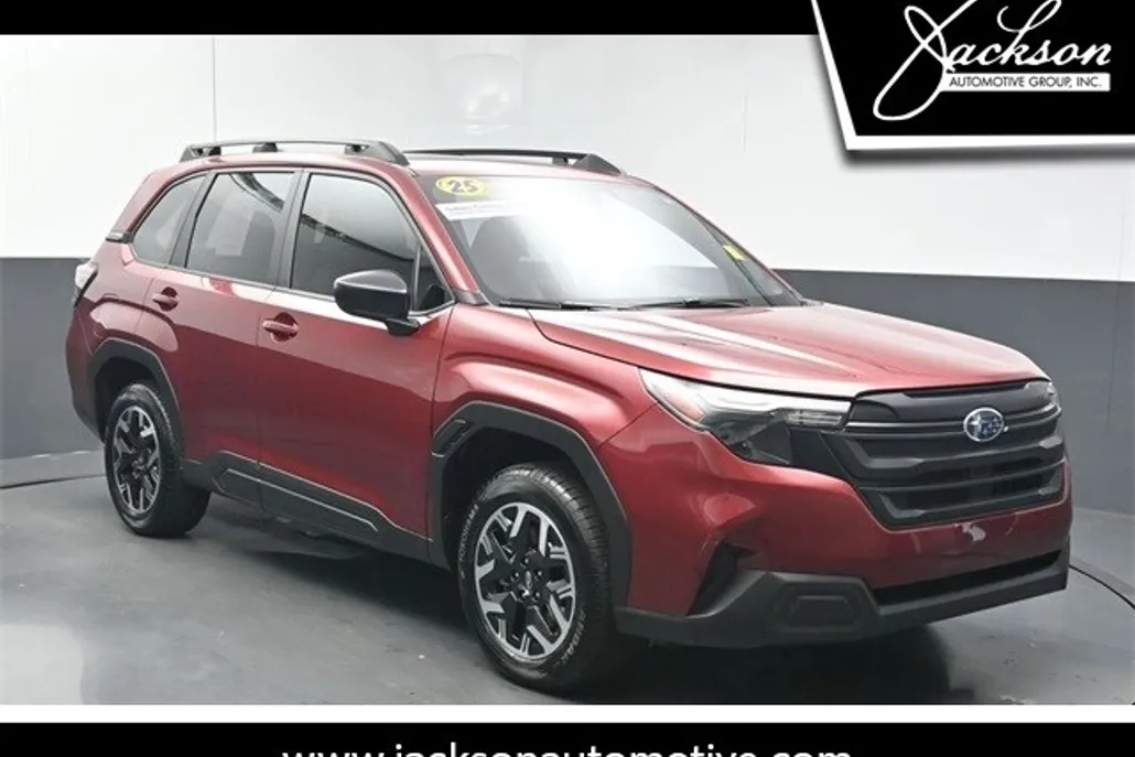 2025 Subaru Forester Base photo 1