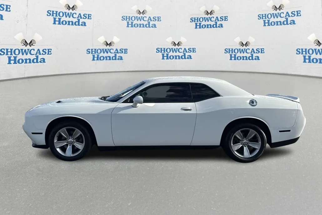 2020 Dodge Challenger SXT photo 1